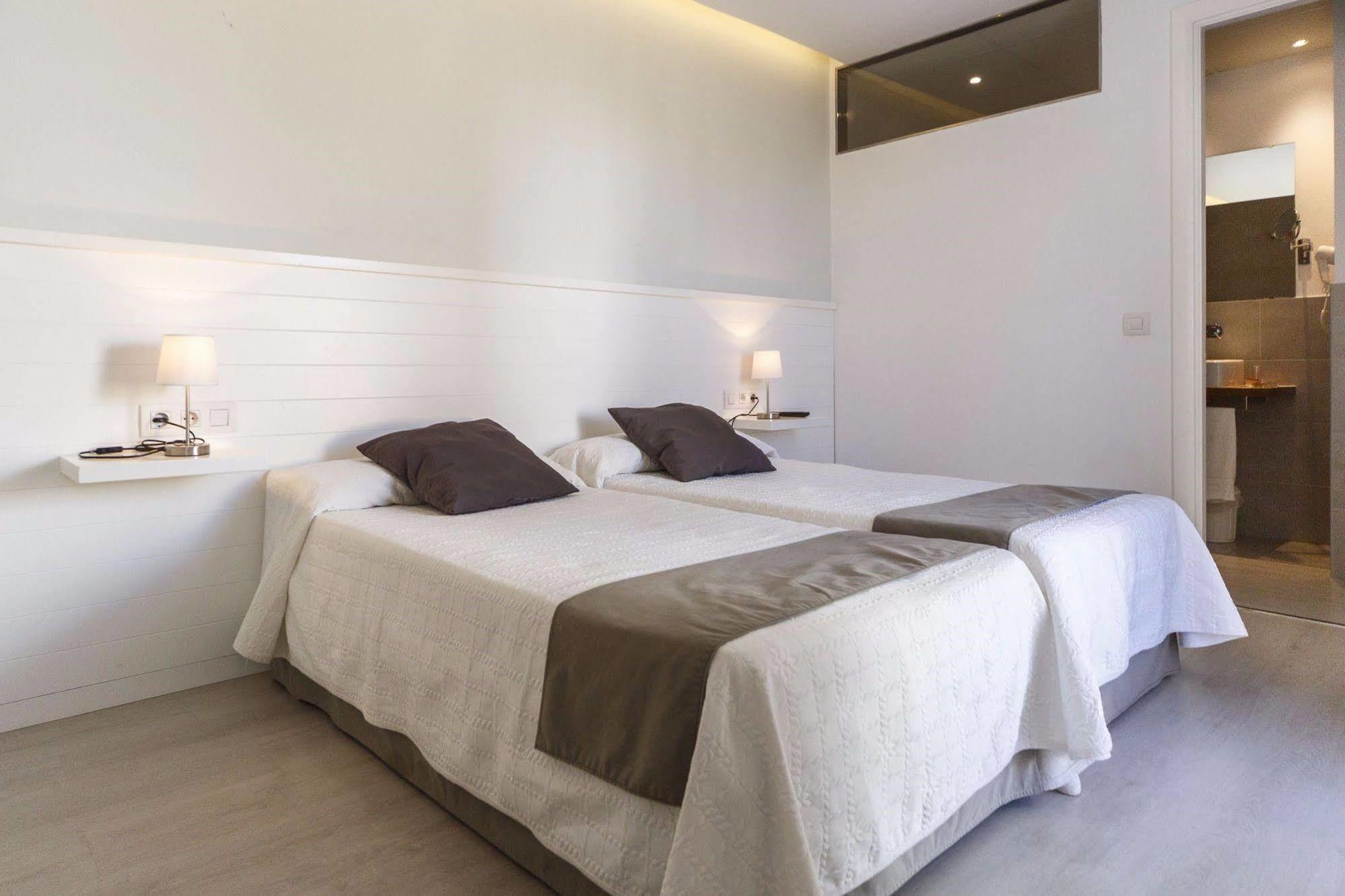 Hostal La Palma Fornells  Luaran gambar