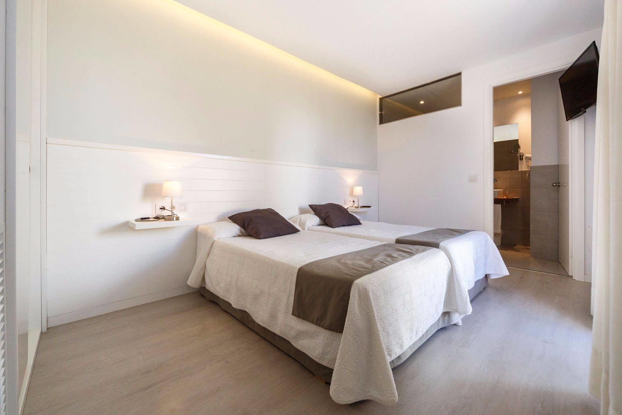 Hostal La Palma Fornells  Luaran gambar