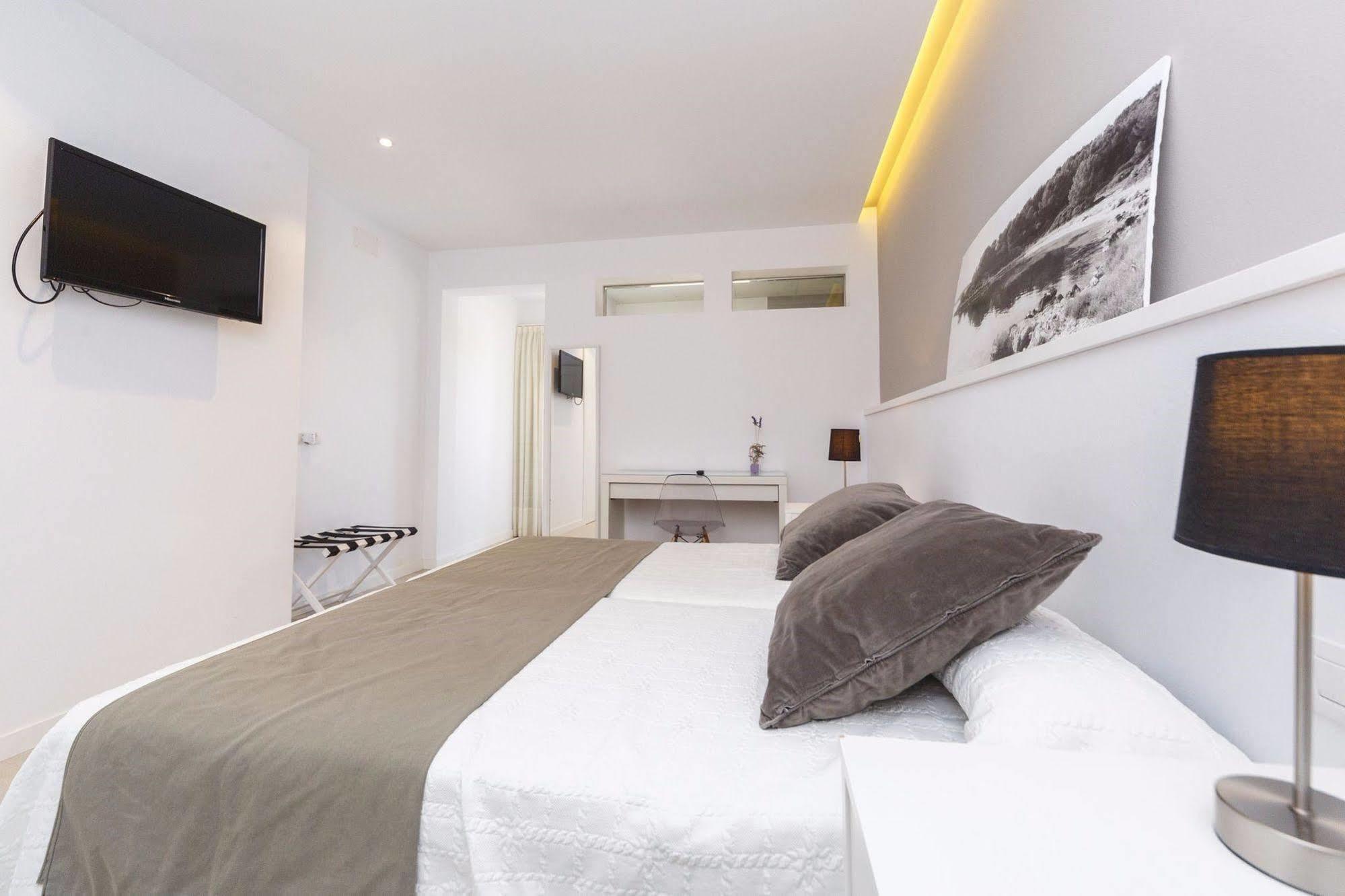 Hostal La Palma Fornells  Luaran gambar